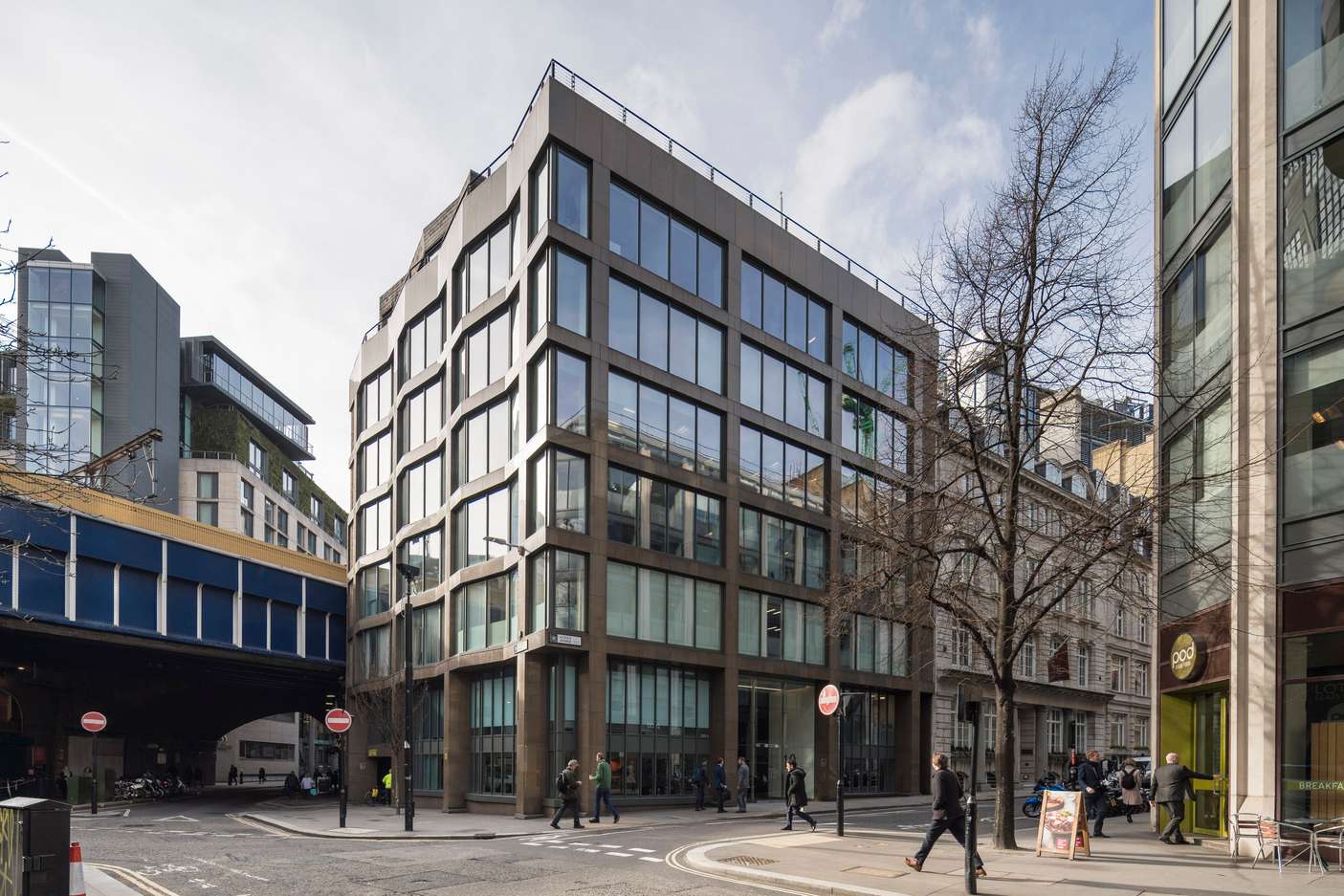 10 Lloyd's Avenue